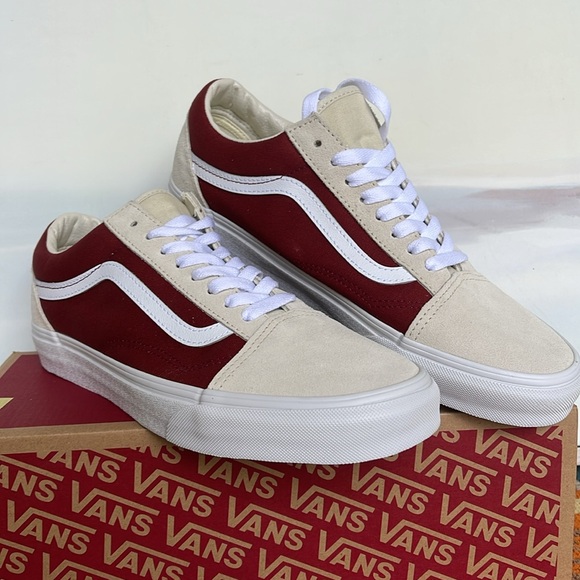 Vans Men’s Old Skool
Canvas/Suede Fired Brick
VN0007NTZHG
Sneakers - Picture 9 of 16